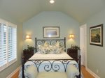 Guest bedroom with a queen size bed